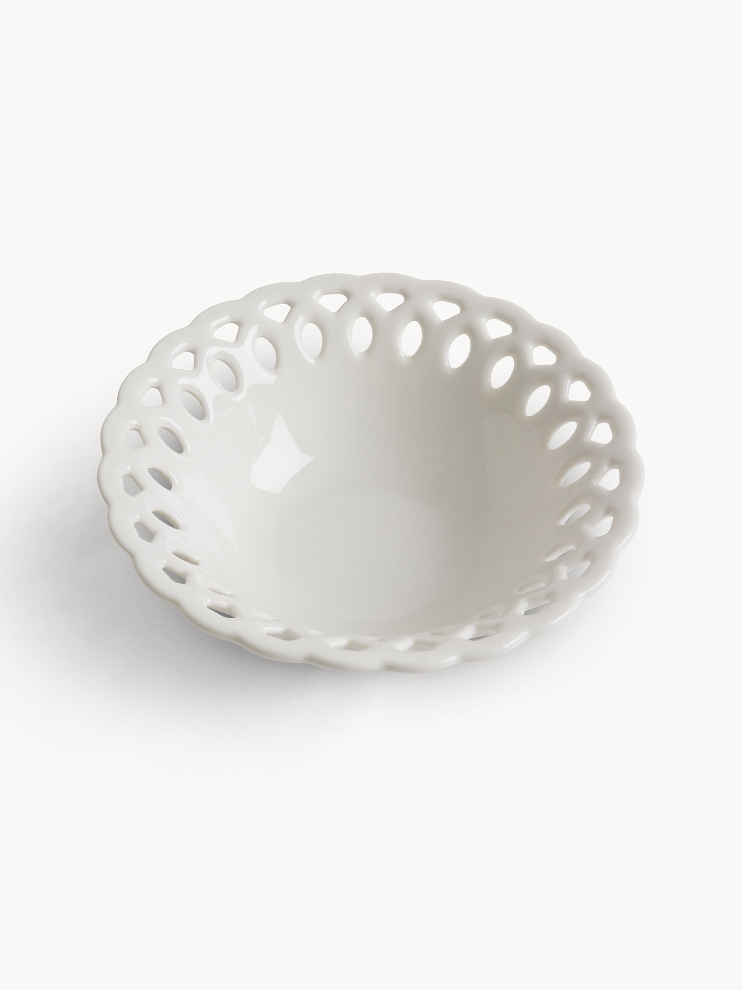 Coppetta in porcellana traforata