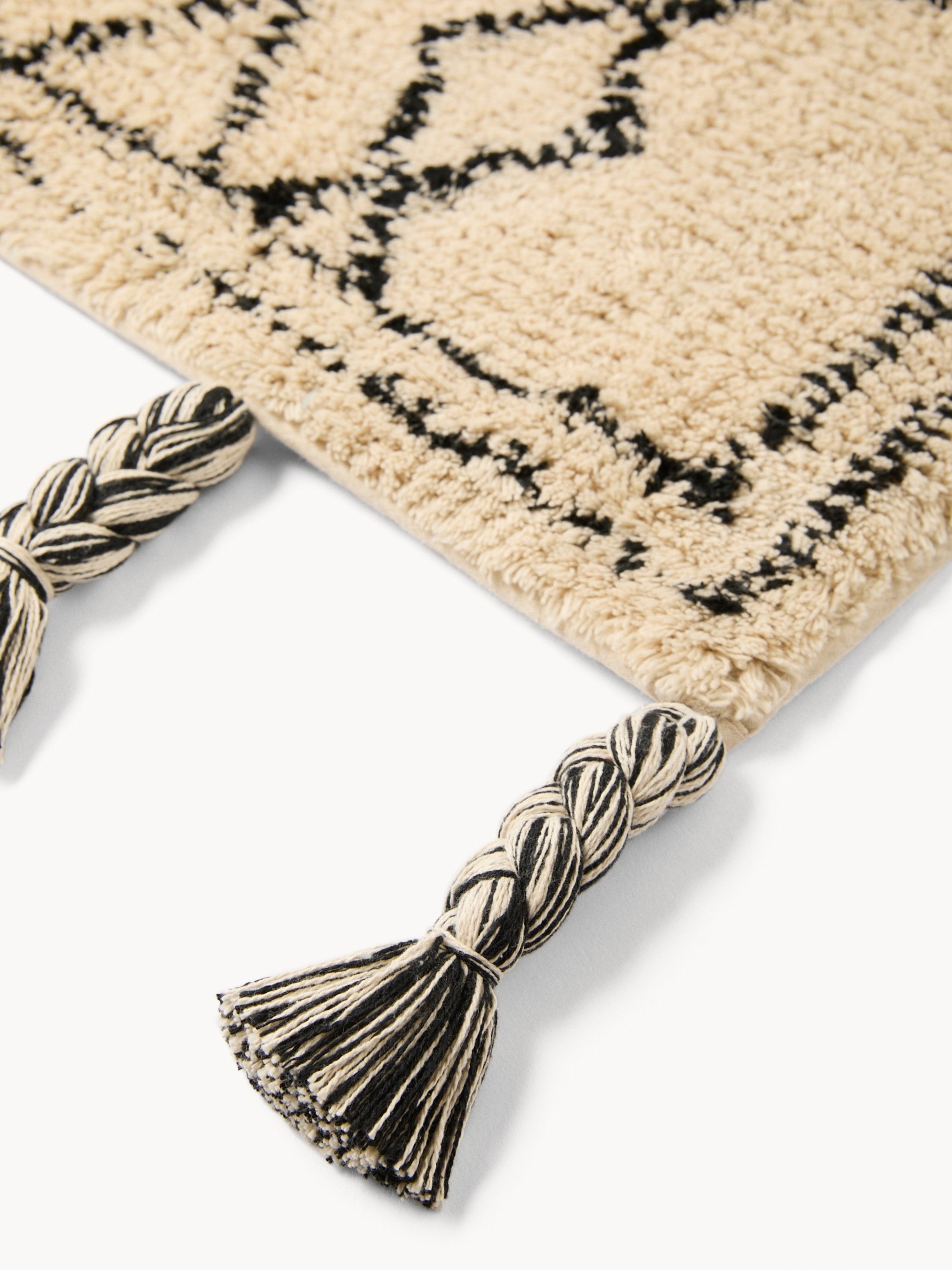 Tappeto con motivo geometrico e nappine - Prezzo di lancio