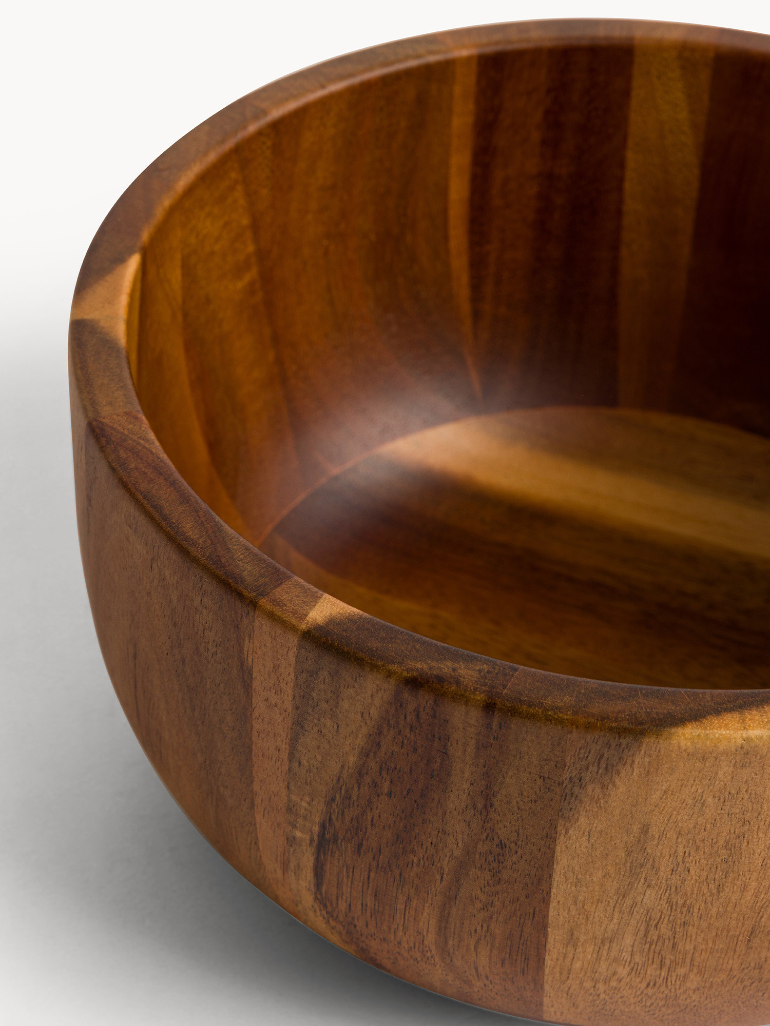 Insalatiera in legno di acacia con logo laser