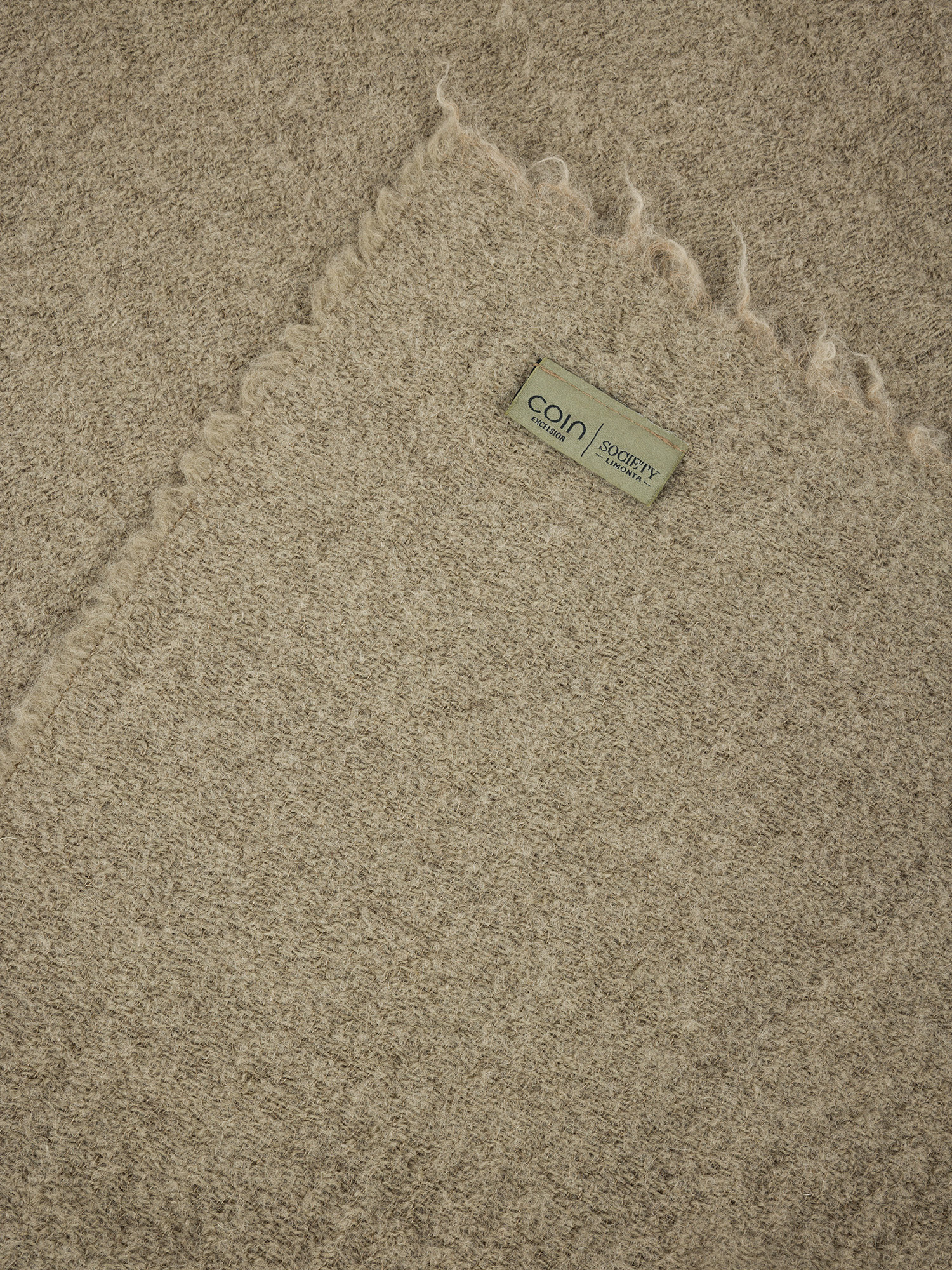 Plaid morbidissimo in lana e alpaca Special Capsule SOCIETY Made in Italy per Coincasa