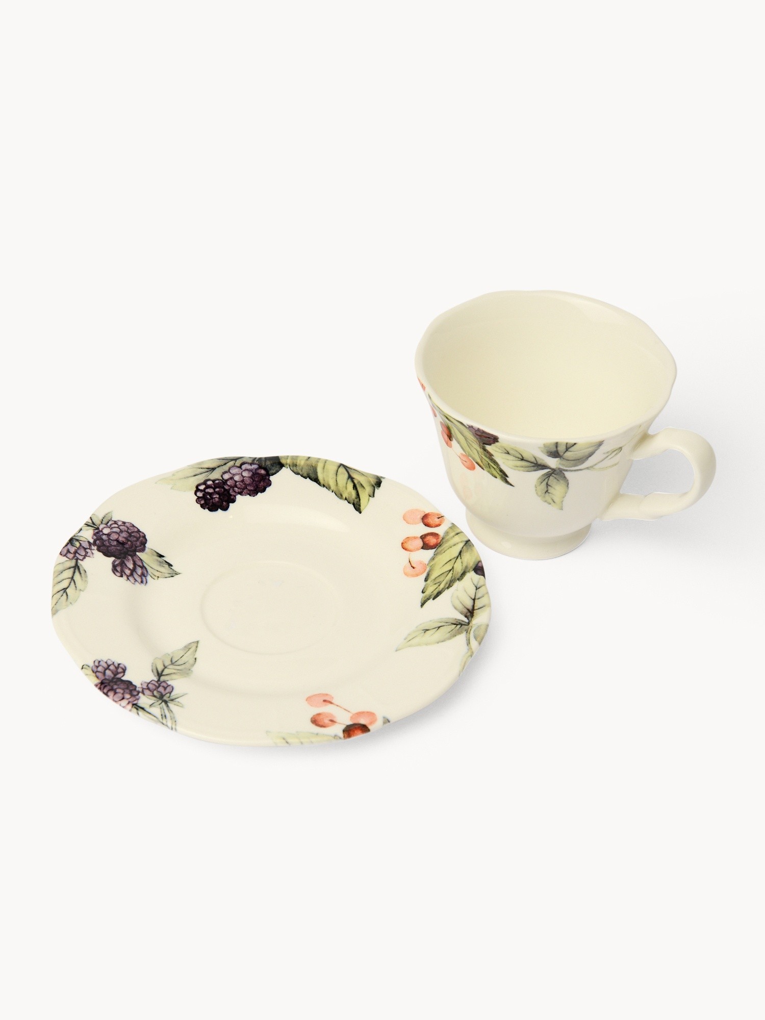 Tazza t&egrave; in ceramica motivo bacche - Prezzo di lancio