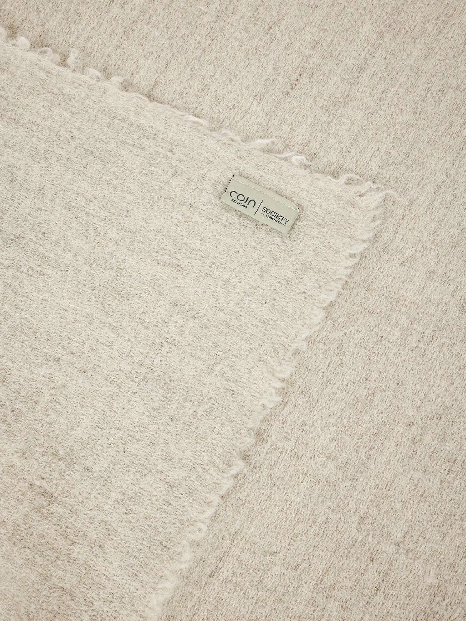 Plaid morbidissimo in lana e alpaca Special Capsule SOCIETY Made in Italy per Coincasa