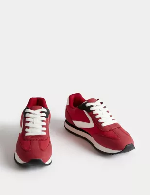 Side Detail Trainers