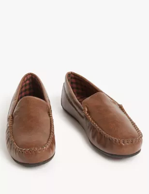 Moccasin Slippers With Freshfeet&trade;