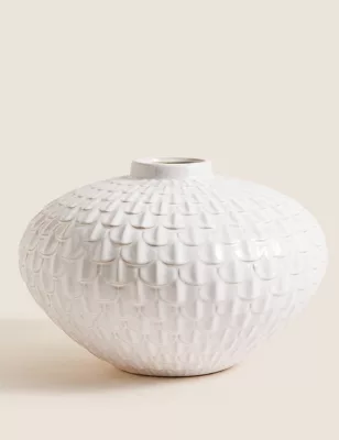 Medium Scalloped Textured Vase