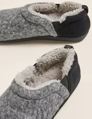 Fleece Lined Slippers With Freshfeet&trade;