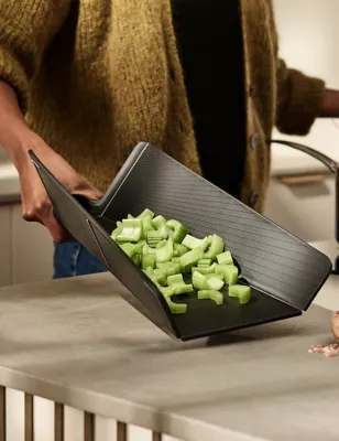 Chop2pot&trade; Large Chopping Board