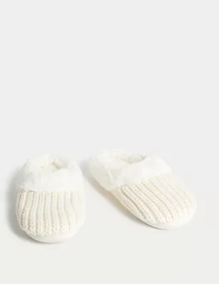 Kids' Knitted Slippers (13 Small - 6 Large)