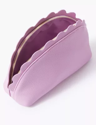 Scallop Toiletry Bag