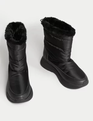 Quilted Flatform Walking Boots