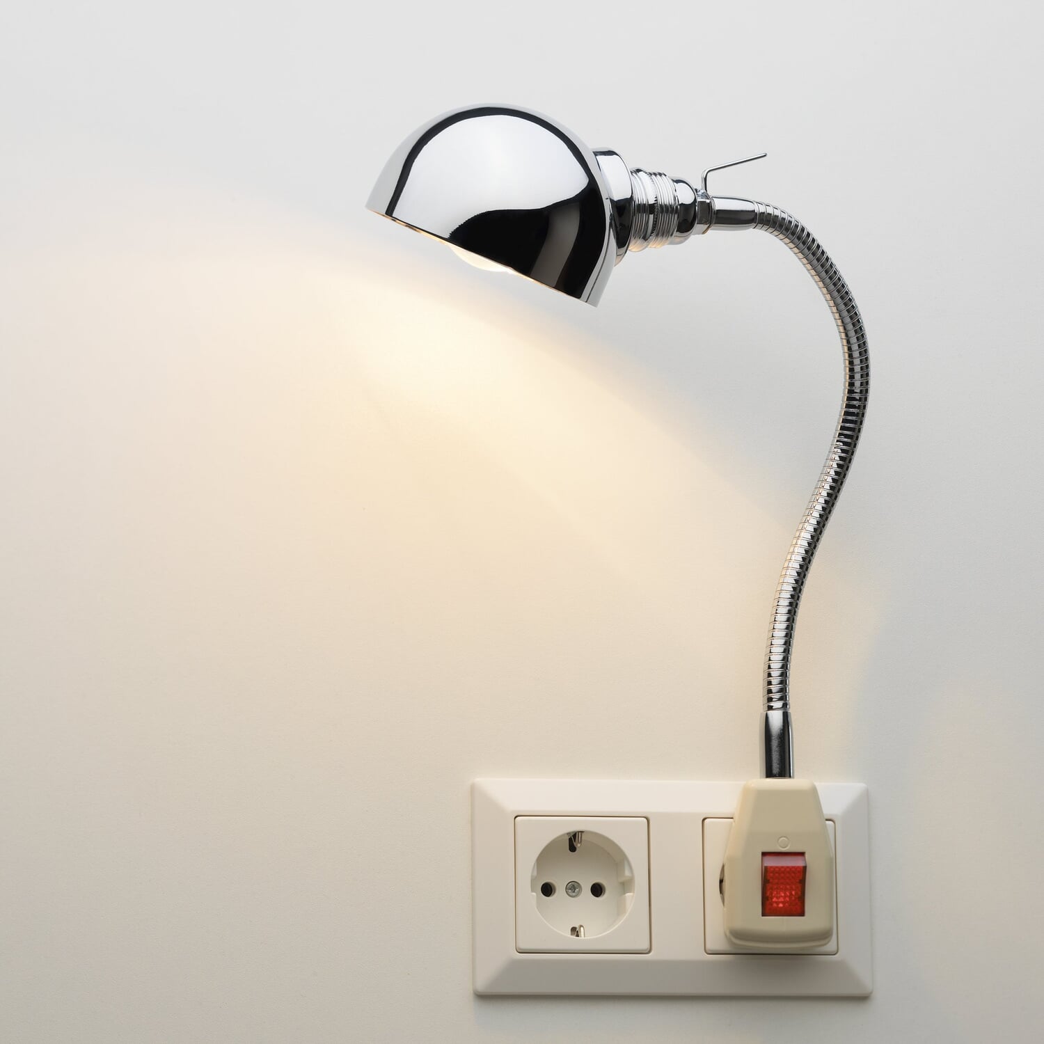 Plug light flexible