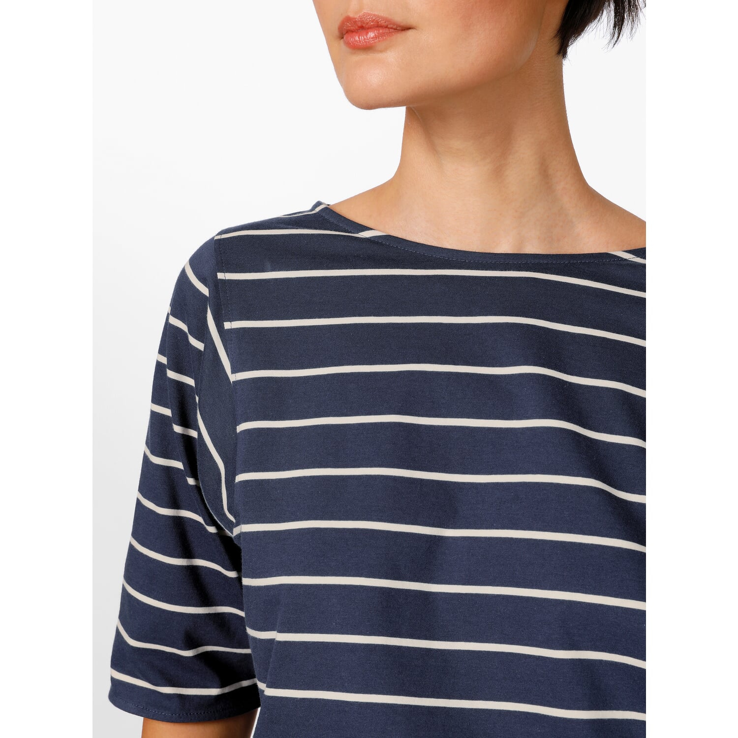 Ladies' half-sleeved shirt