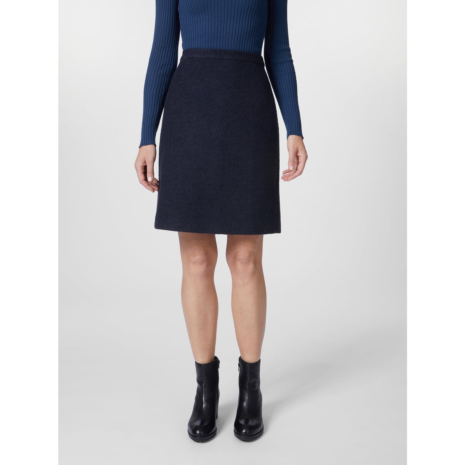 Ladies walking skirt short