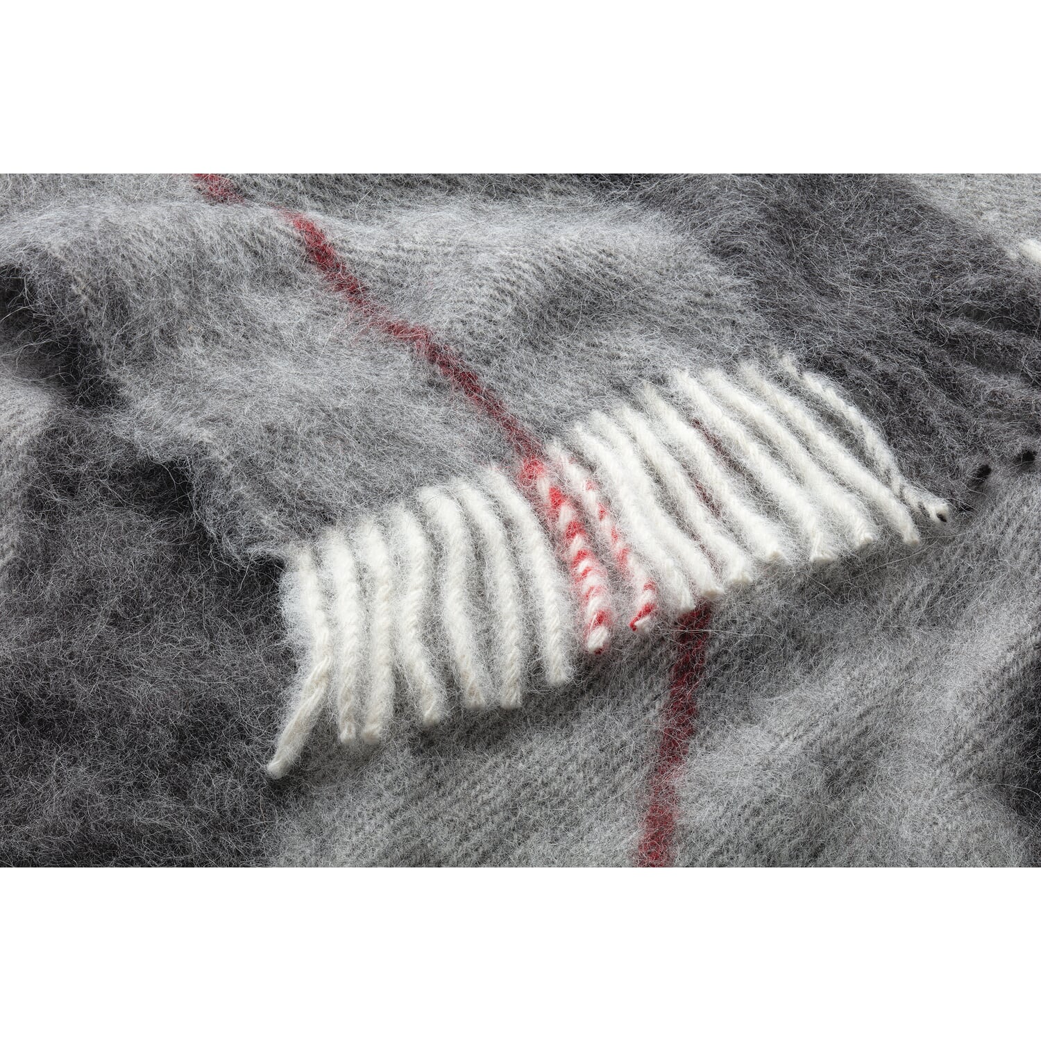 Alpaca blanket gray tones