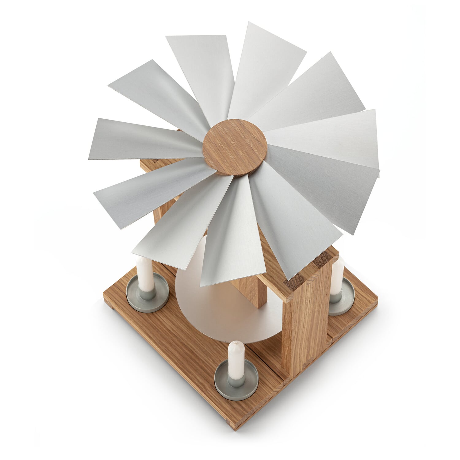 Table pyramid with figures