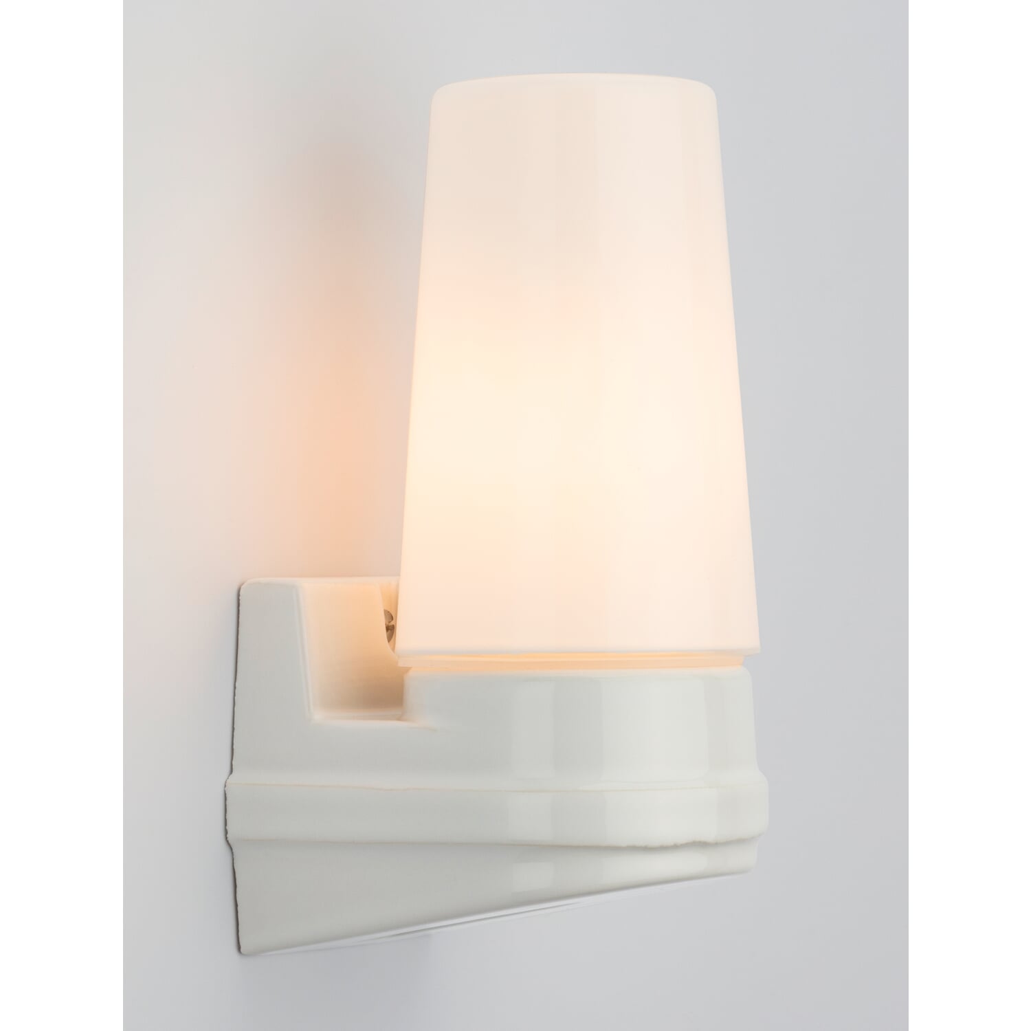 Wall and mirror lamp porcelain