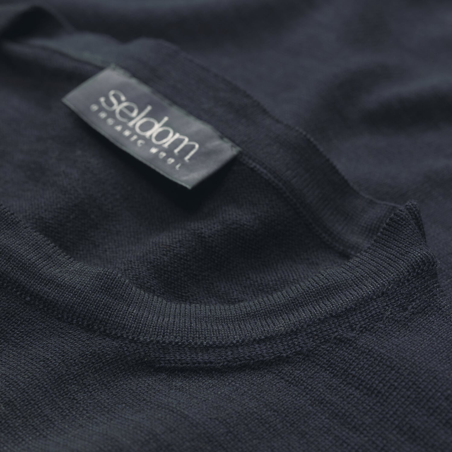 Men's round neck sweater