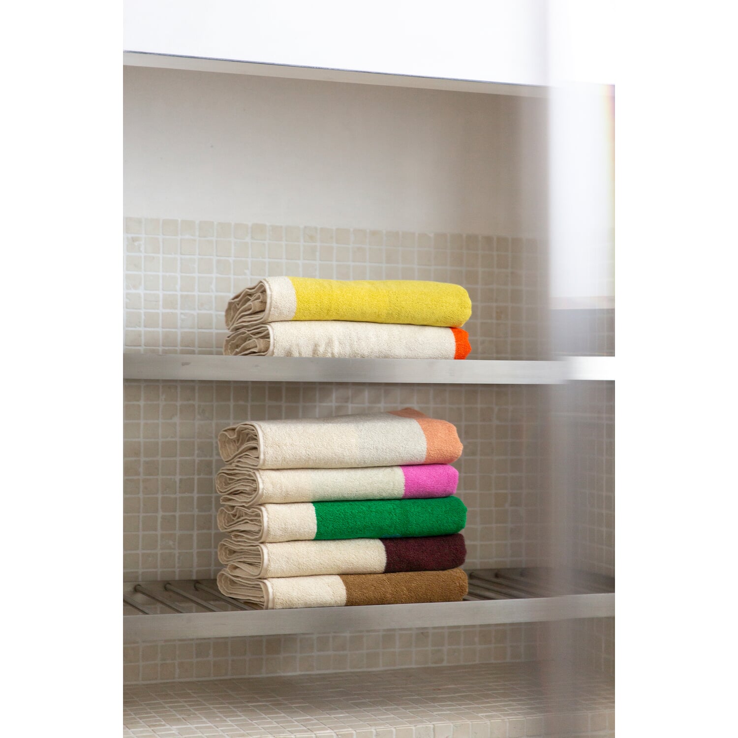 Shower towel Colors on the Beach