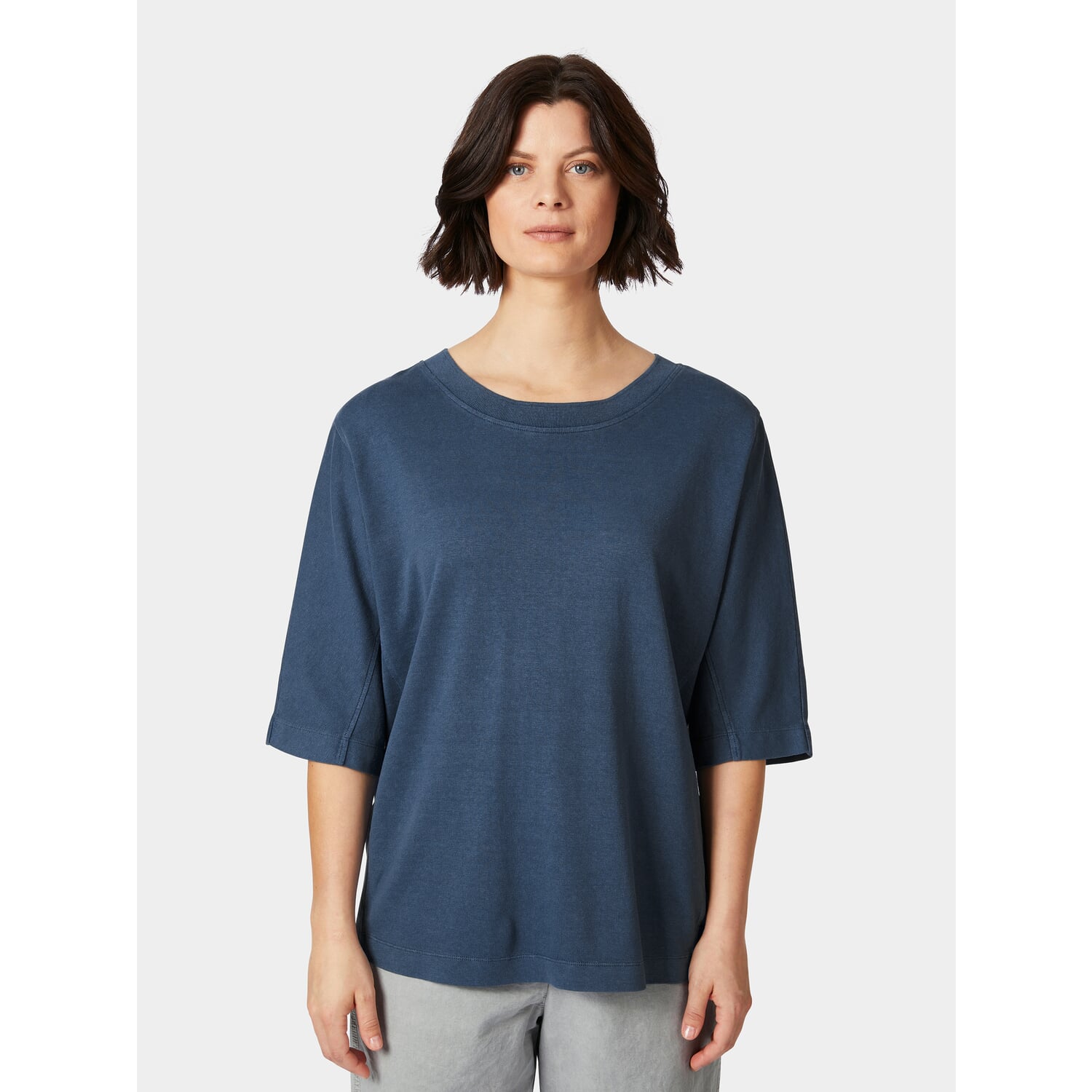 Ladies' half-sleeved shirt