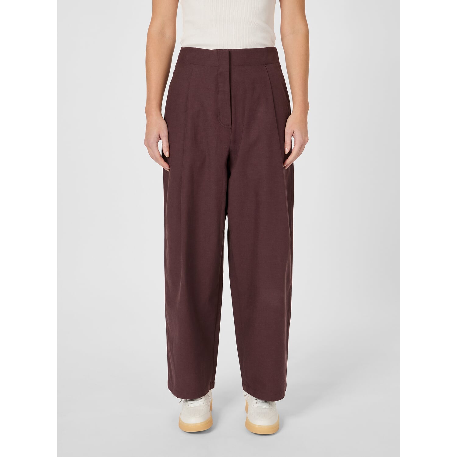 Ladies pleated trousers