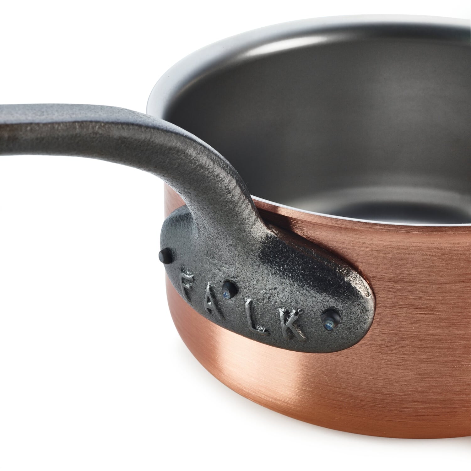Heavy copper saut&eacute; pan cylindrical