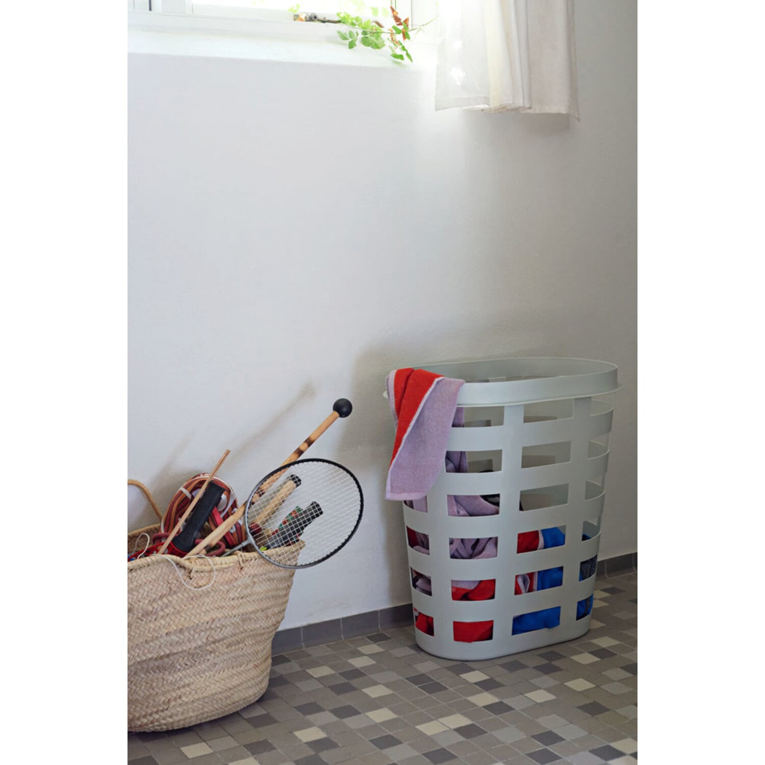 Laundry basket, large