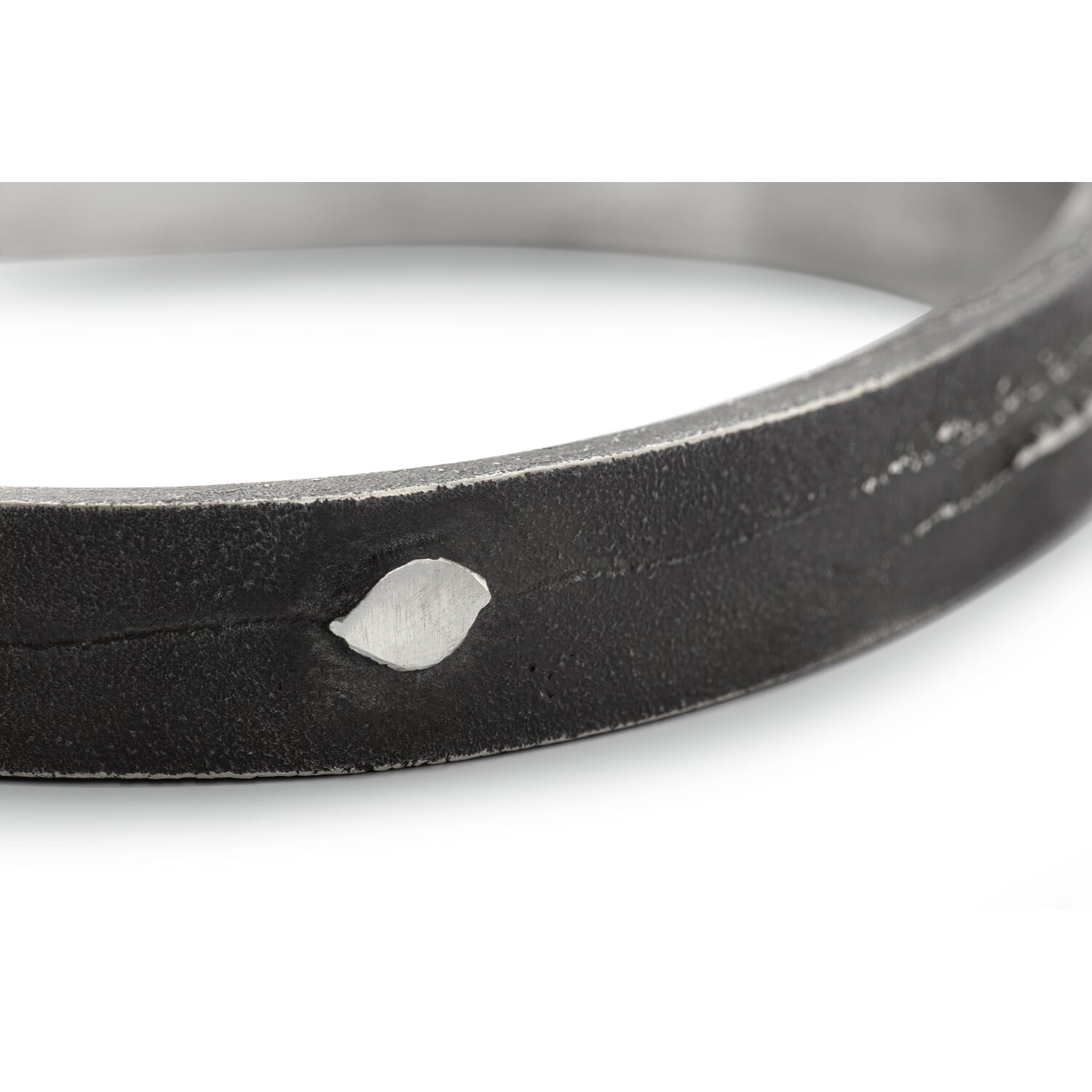 Men's bangle sand cast oxide, anthracite