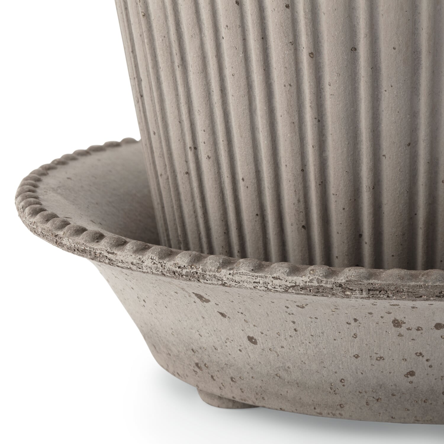 Simona plant pot with saucer