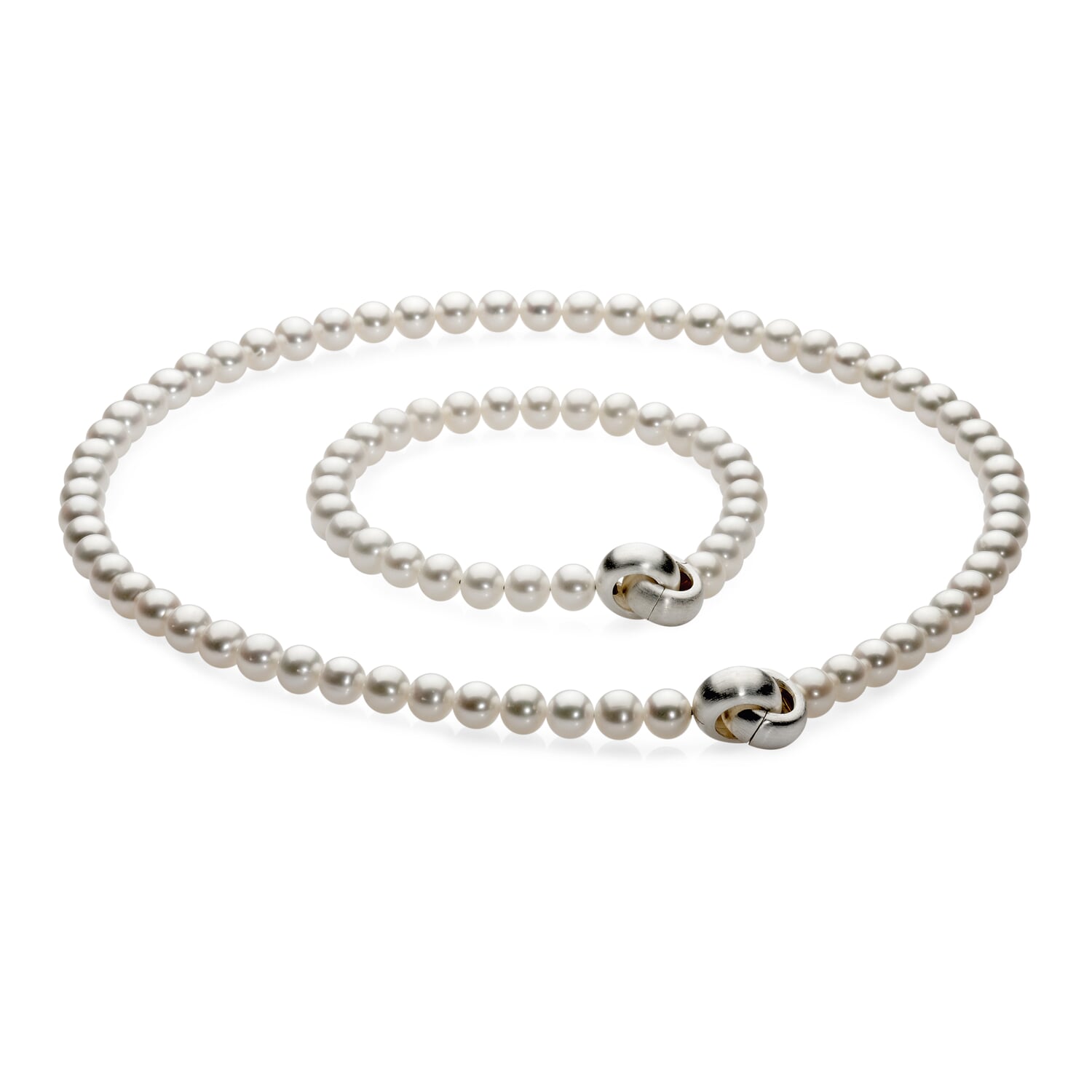 Chain freshwater pearls