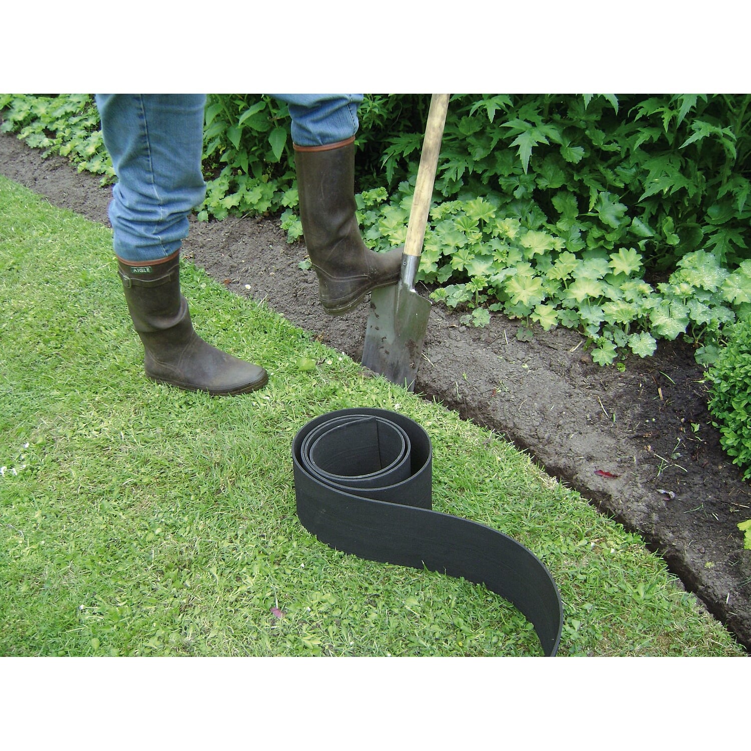 Lawn edge rubber