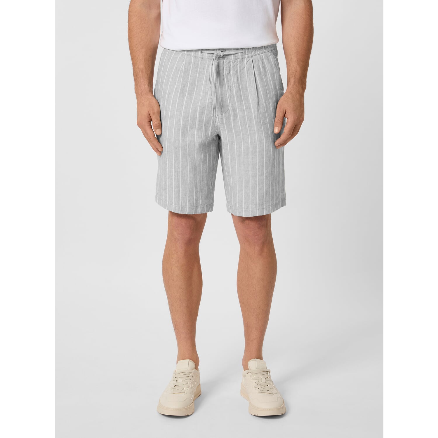 Men's shorts linen striped