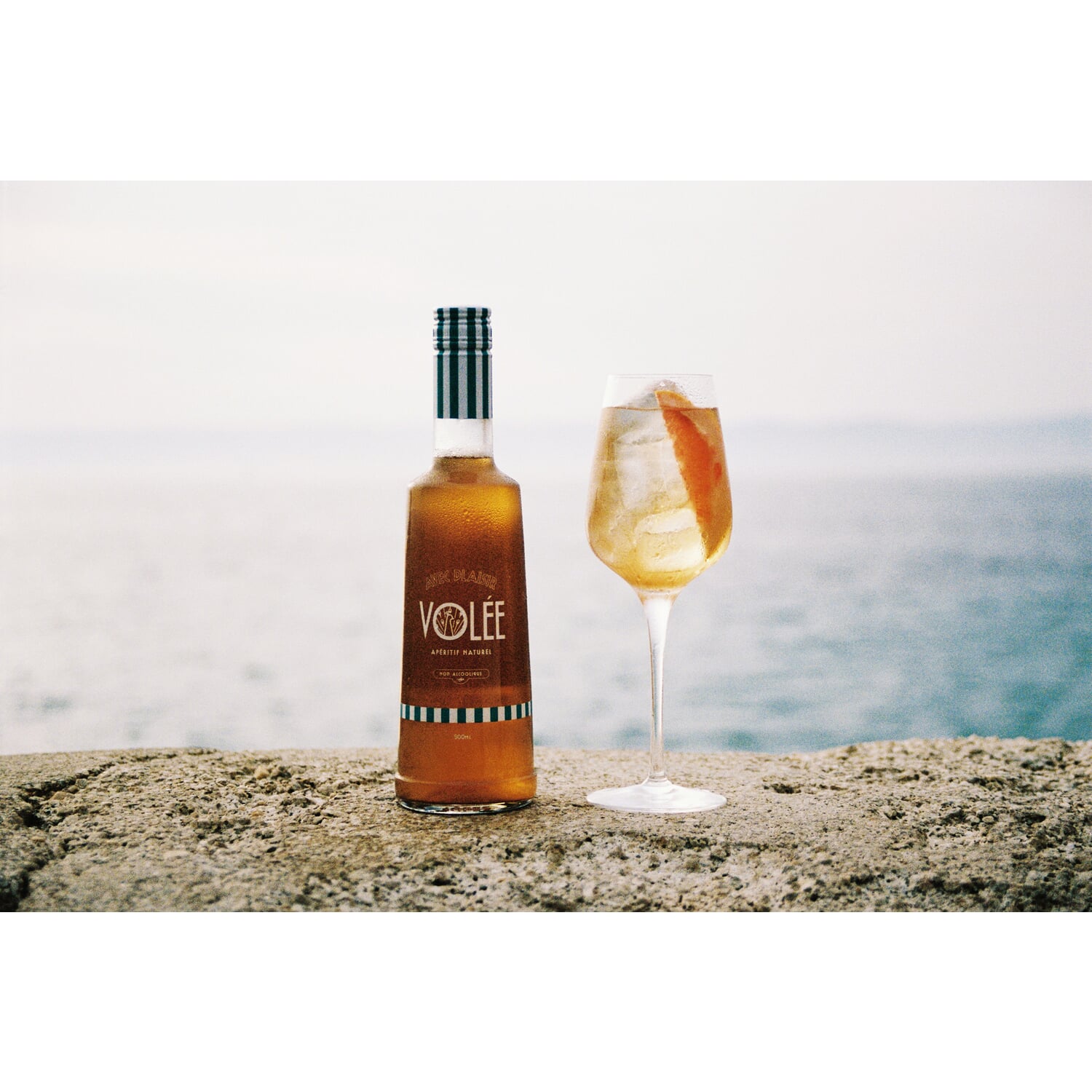 Vol&eacute;e non-alcoholic aperitif