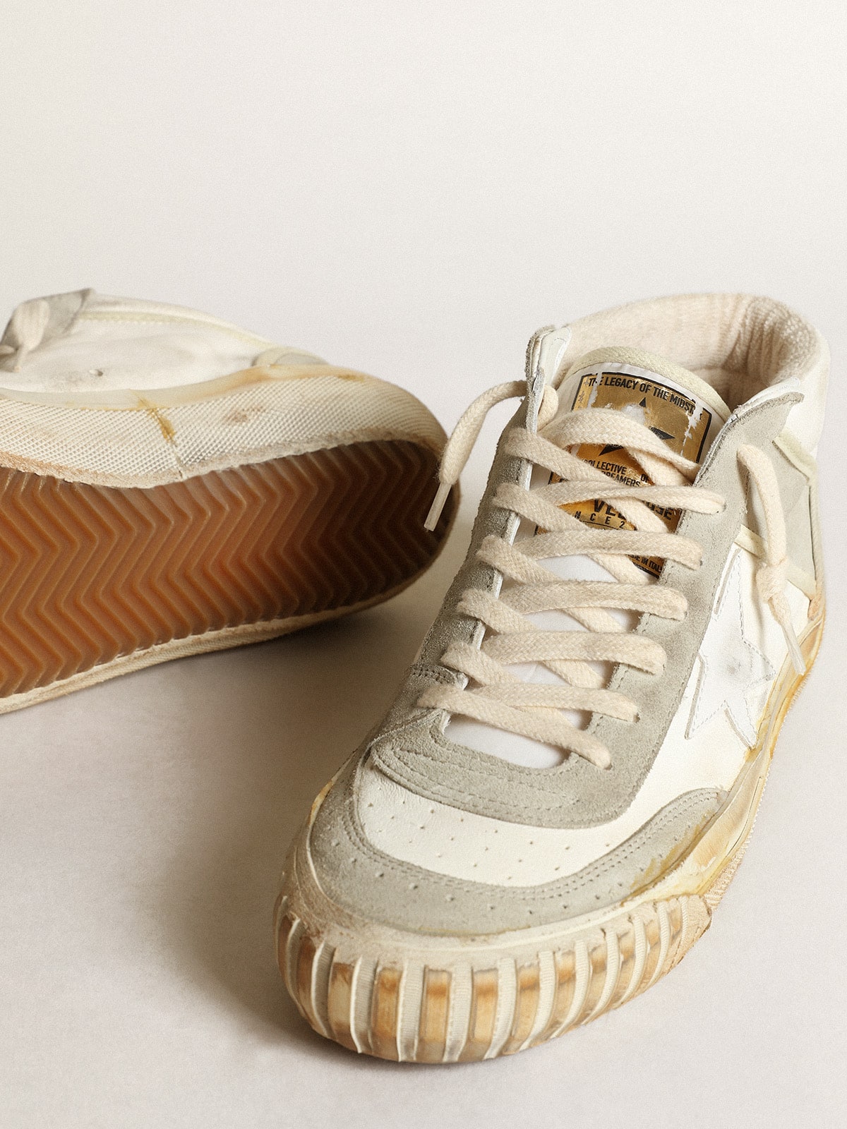 Men's Mid Star with ice-gray suede inserts and white star