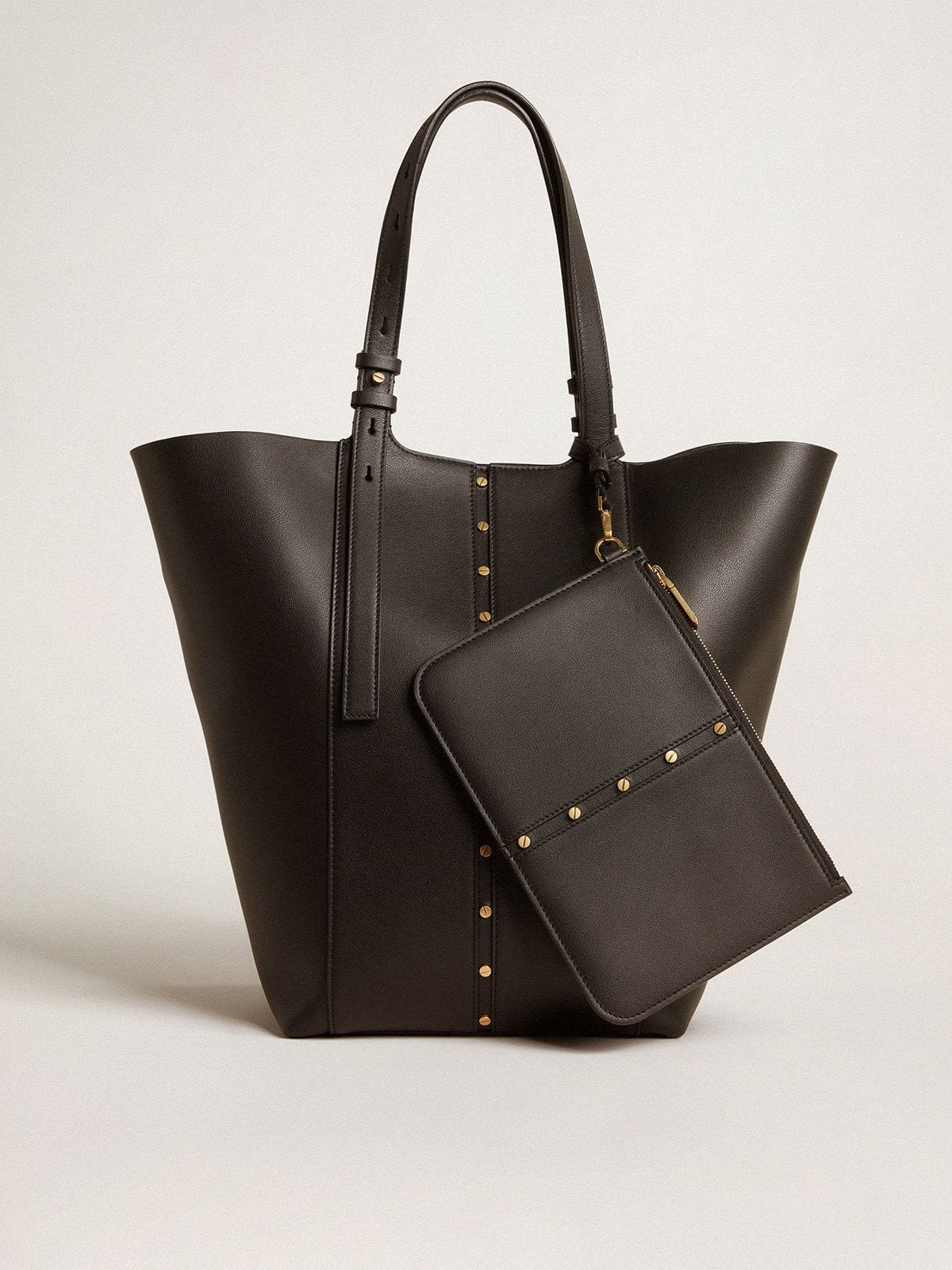 24/7 Bag in black leather with adjustable handles