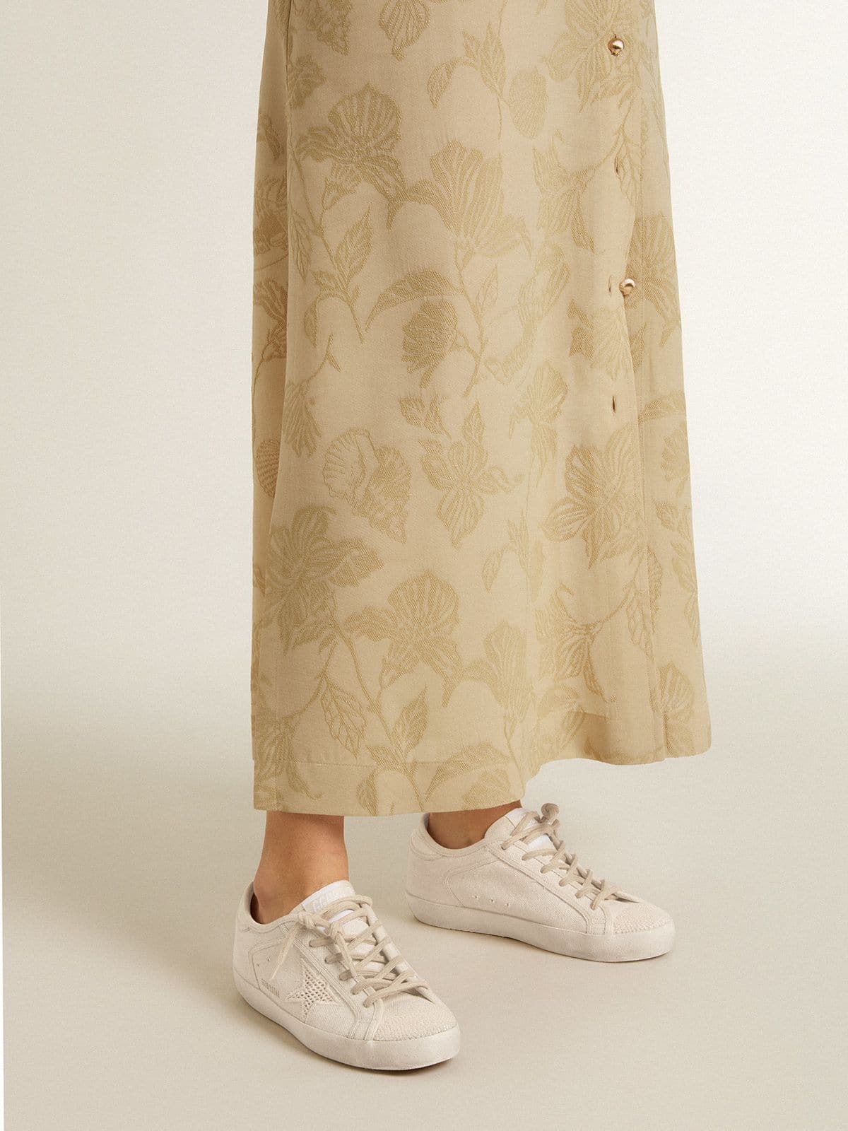 Super-Star in pearl-colored canvas with a tone-on-tone mesh effect star