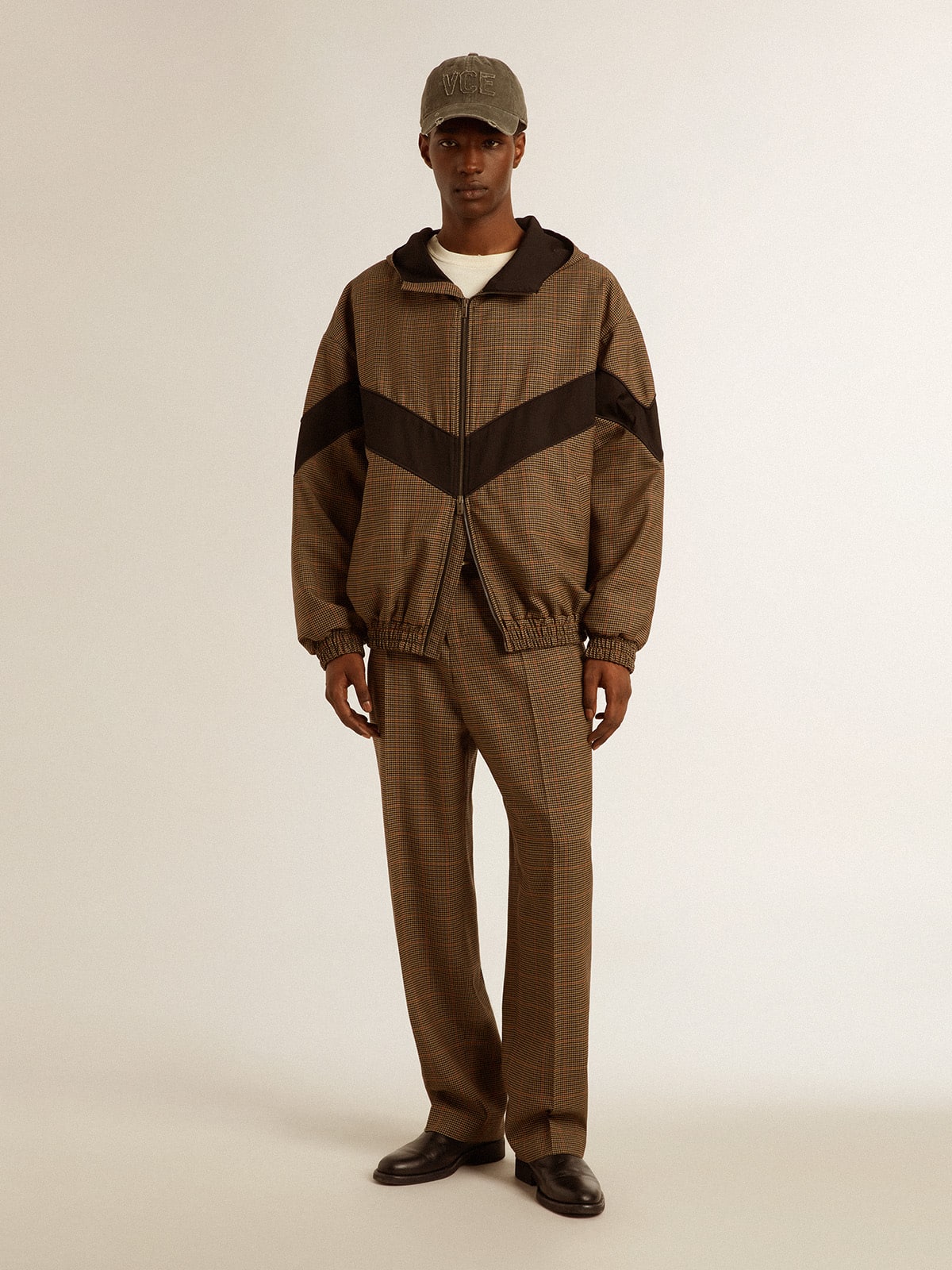 Men's pants in three-colored houndstooth