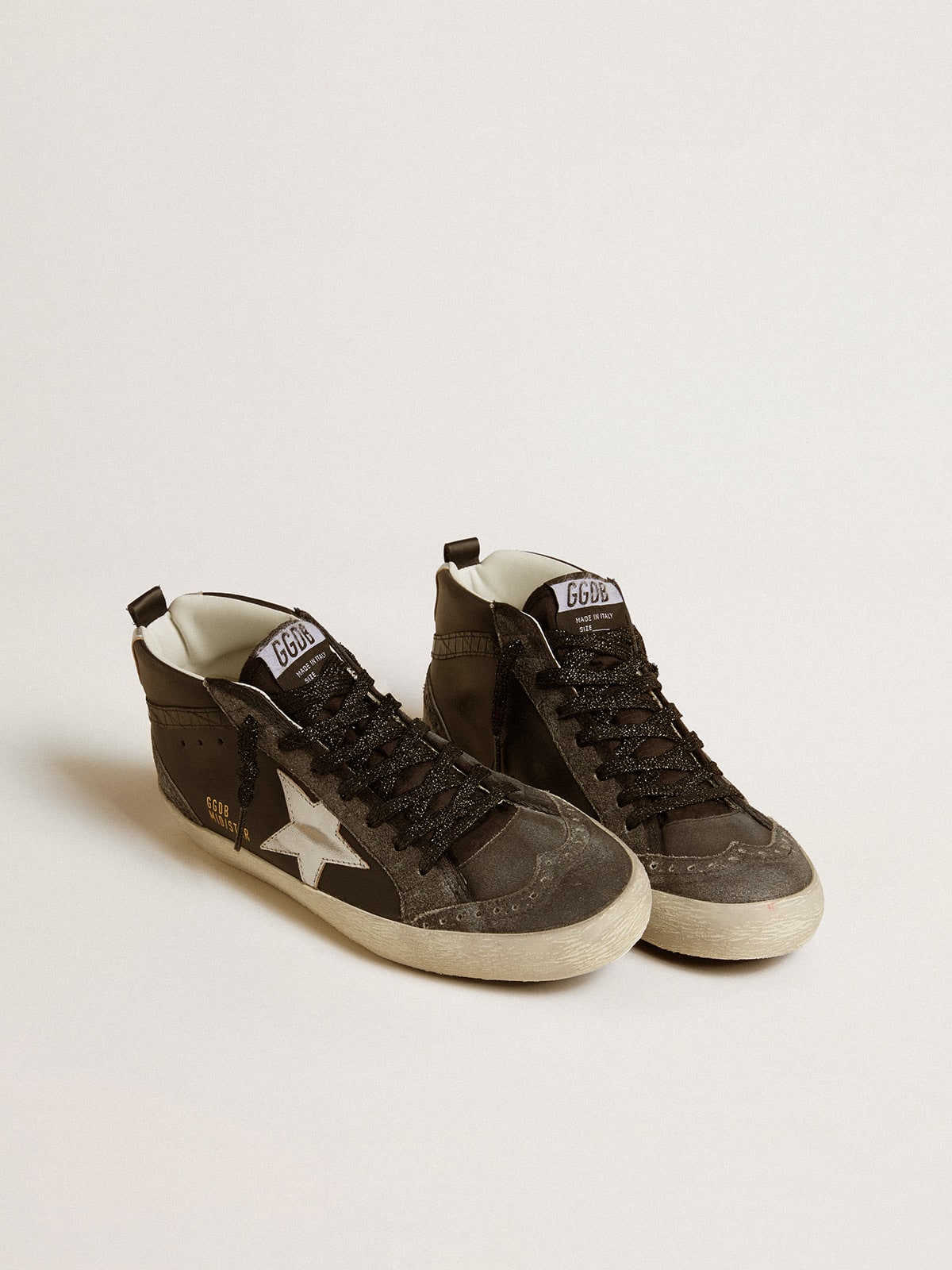 Women's Mid Star in black leather with silver metallic leather star