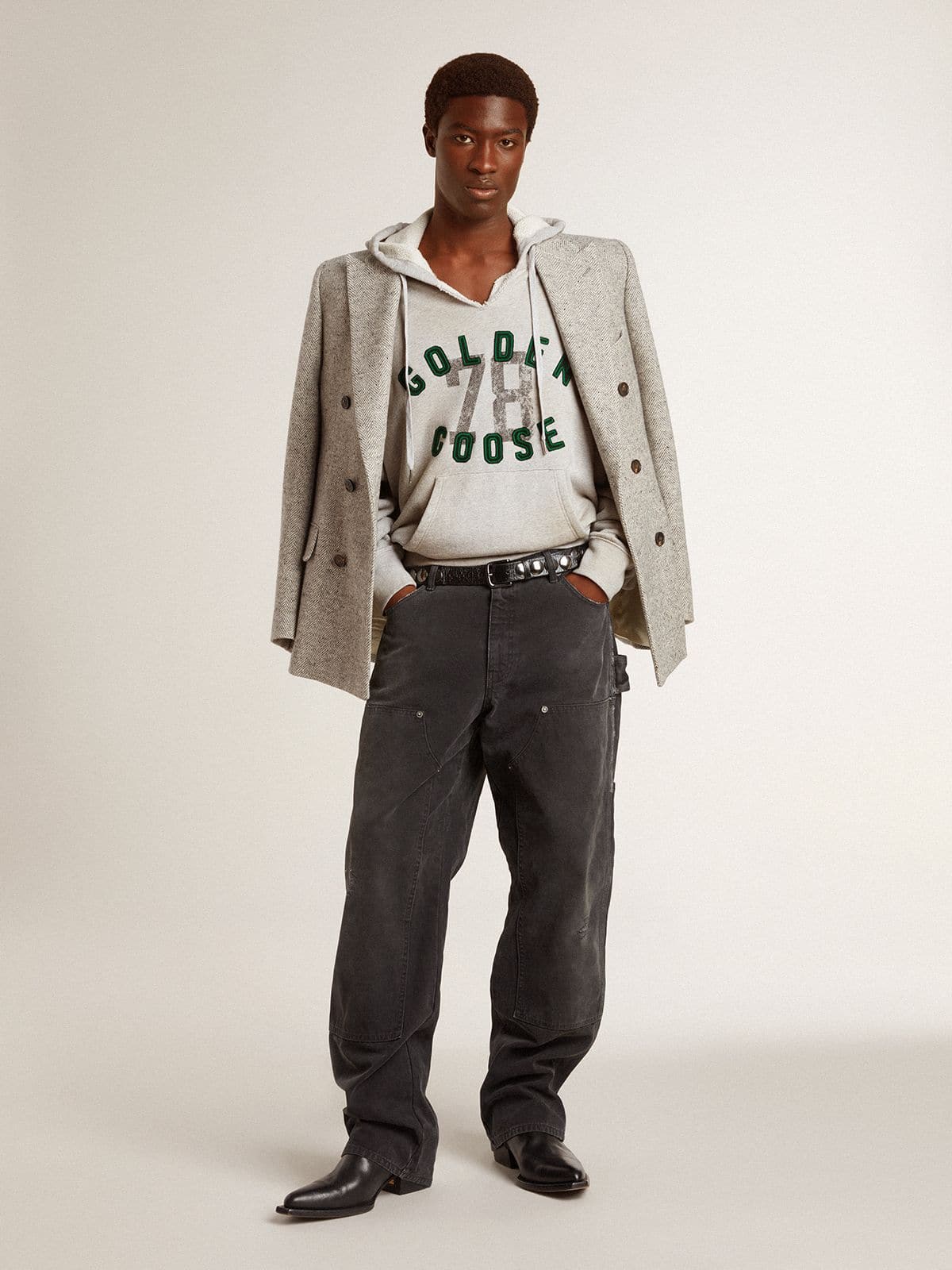 Hooded sweatshirt in worn gray with embroidered vintage logo