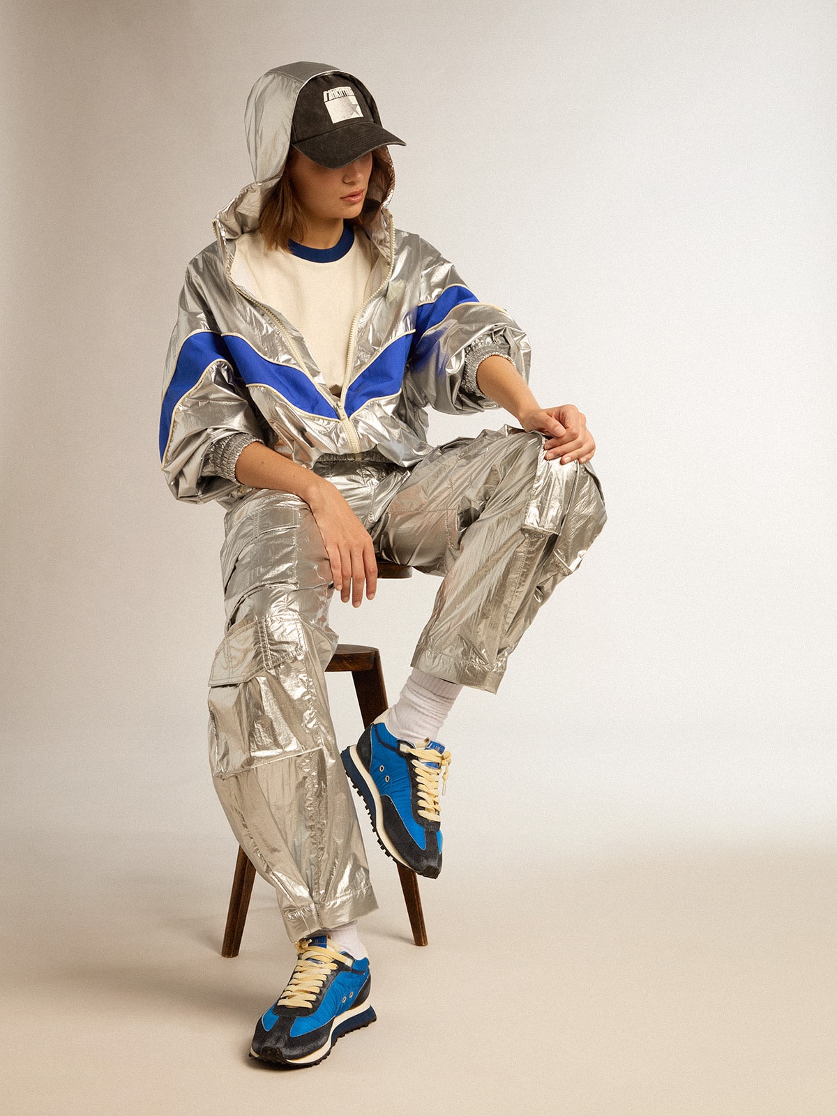 Women's cargo pants in silver technical fabric