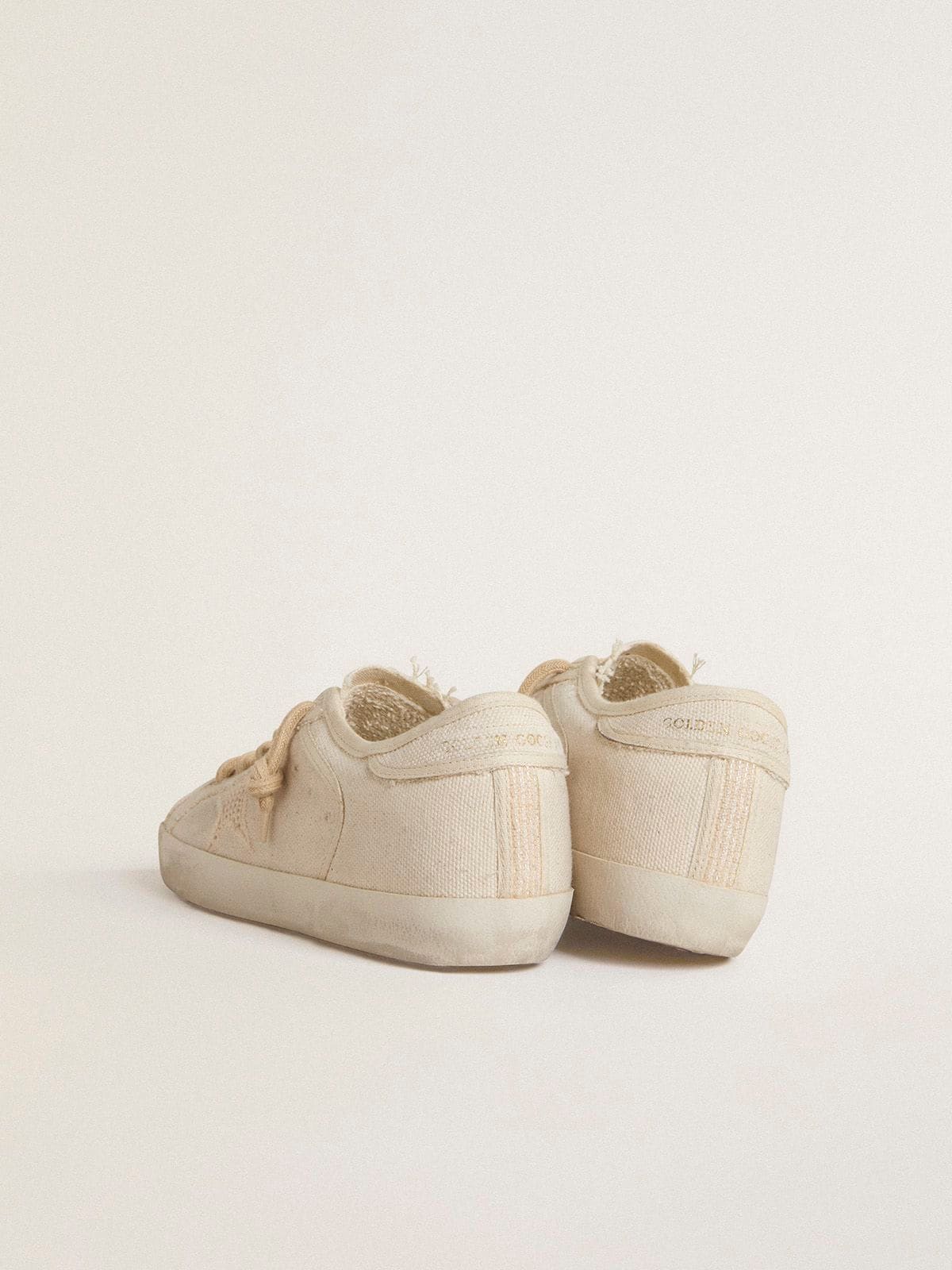 Super-Star in pearl-colored canvas with a tone-on-tone mesh effect star