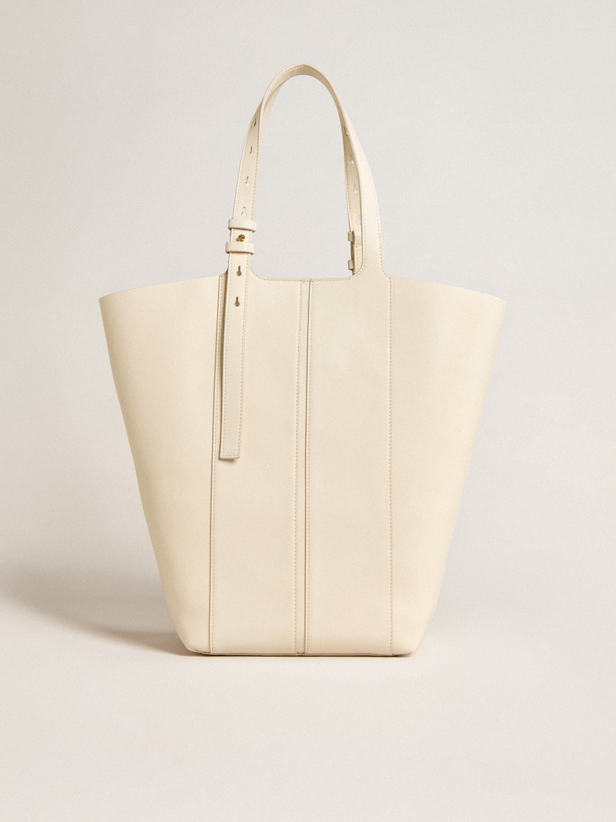 24/7 Bag in butter-colored leather with adjustable handles