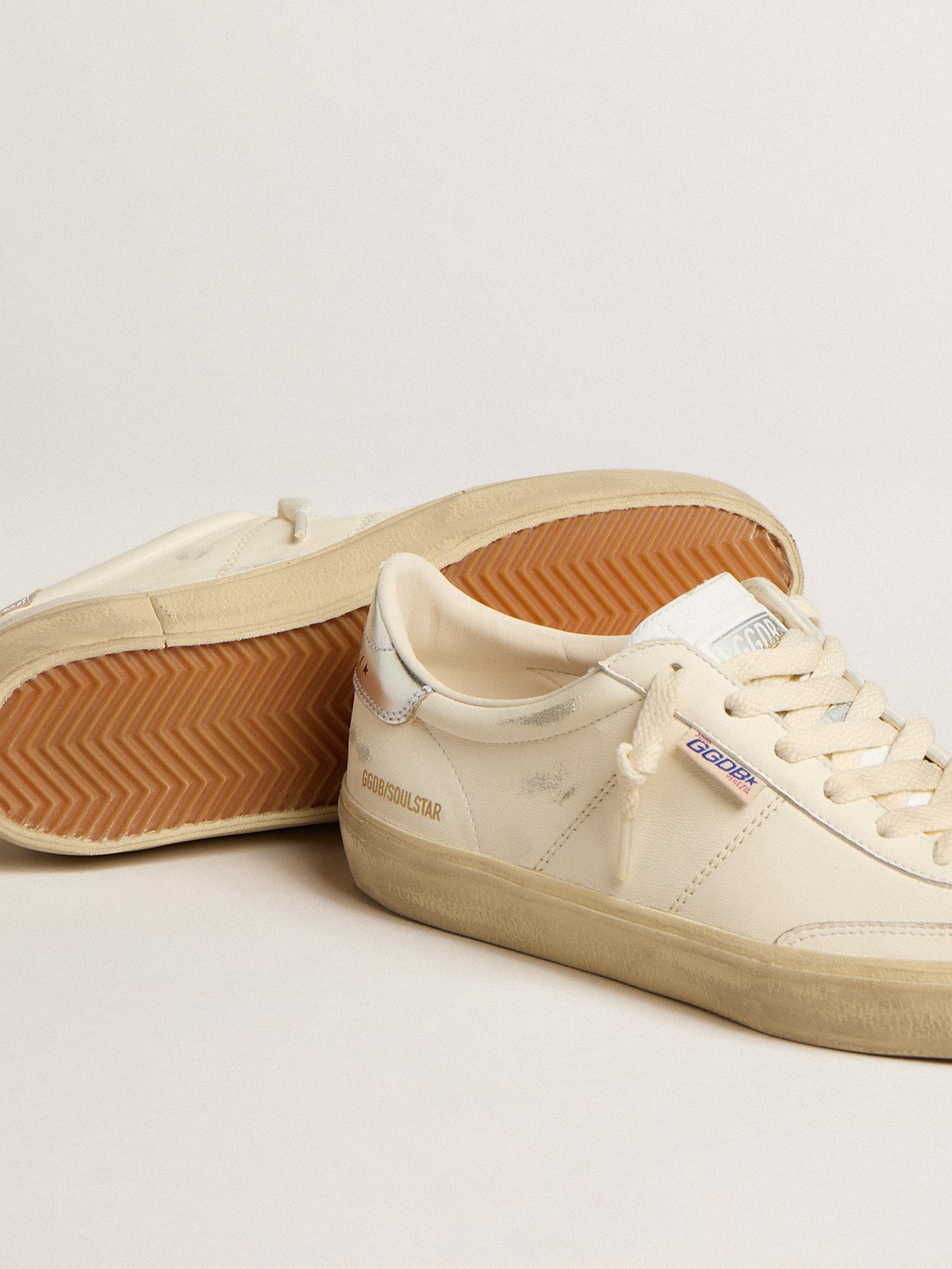 Soul Star in white nappa with metallic silver leather heel tab
