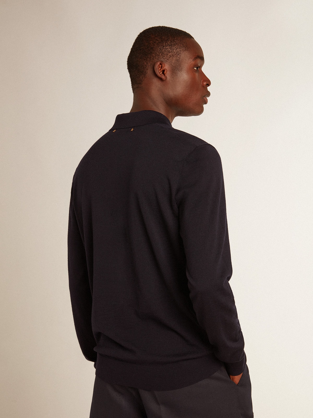 Men's long-sleeved polo shirt in navy-blue merino wool