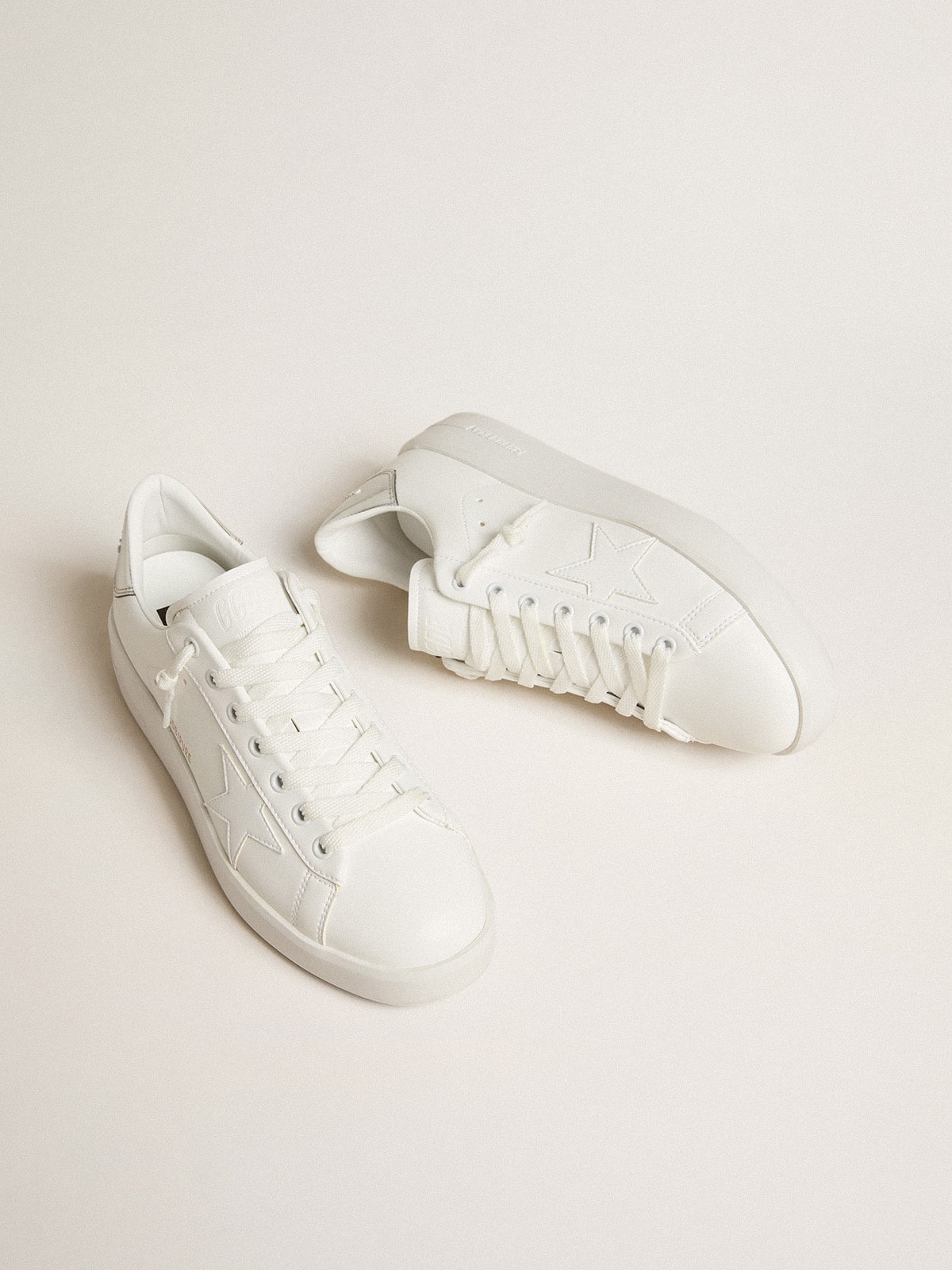 Women's bio-based Purestar with white star and mirror-effect heel tab