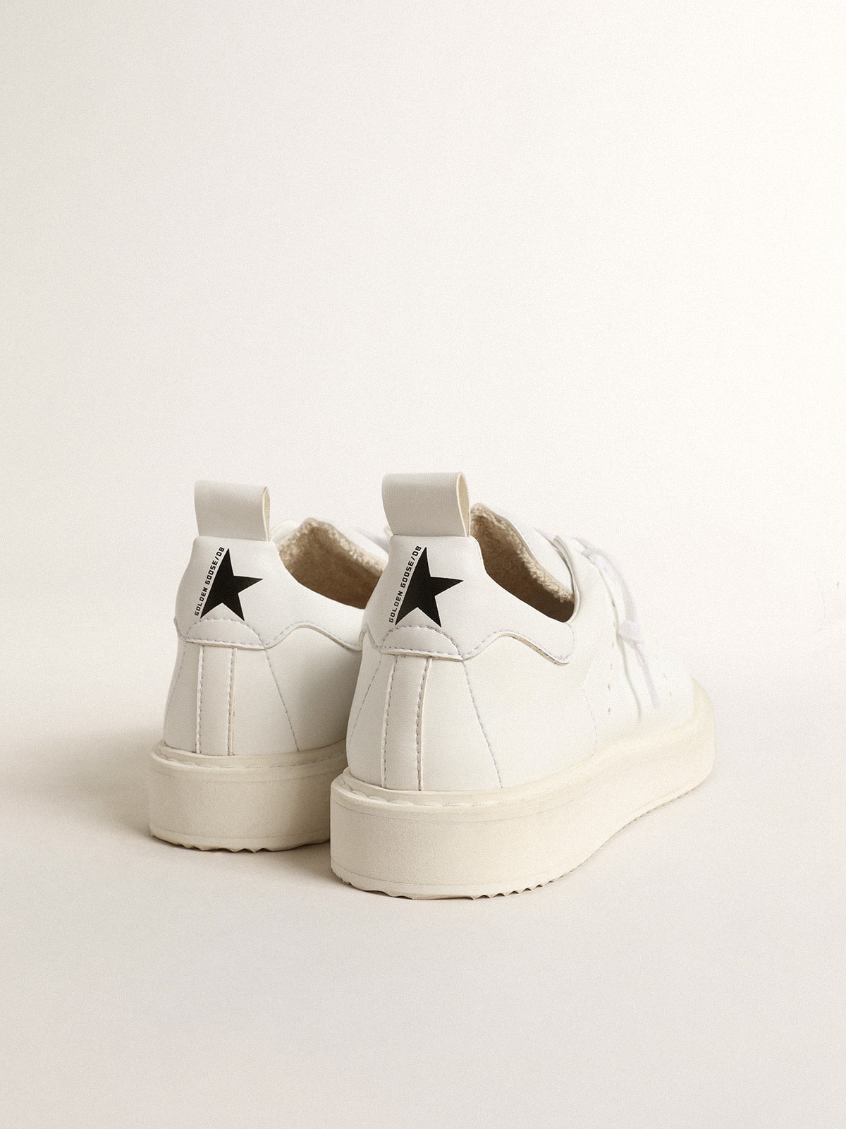 Women's bio-based Starter with white star and heel tab