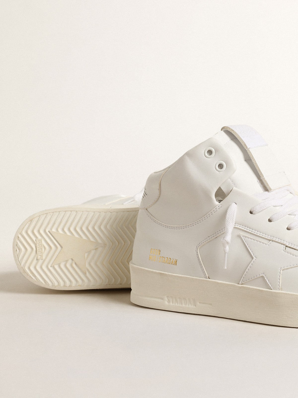 Women's bio-based Mid-Stardan with white star and heel tab