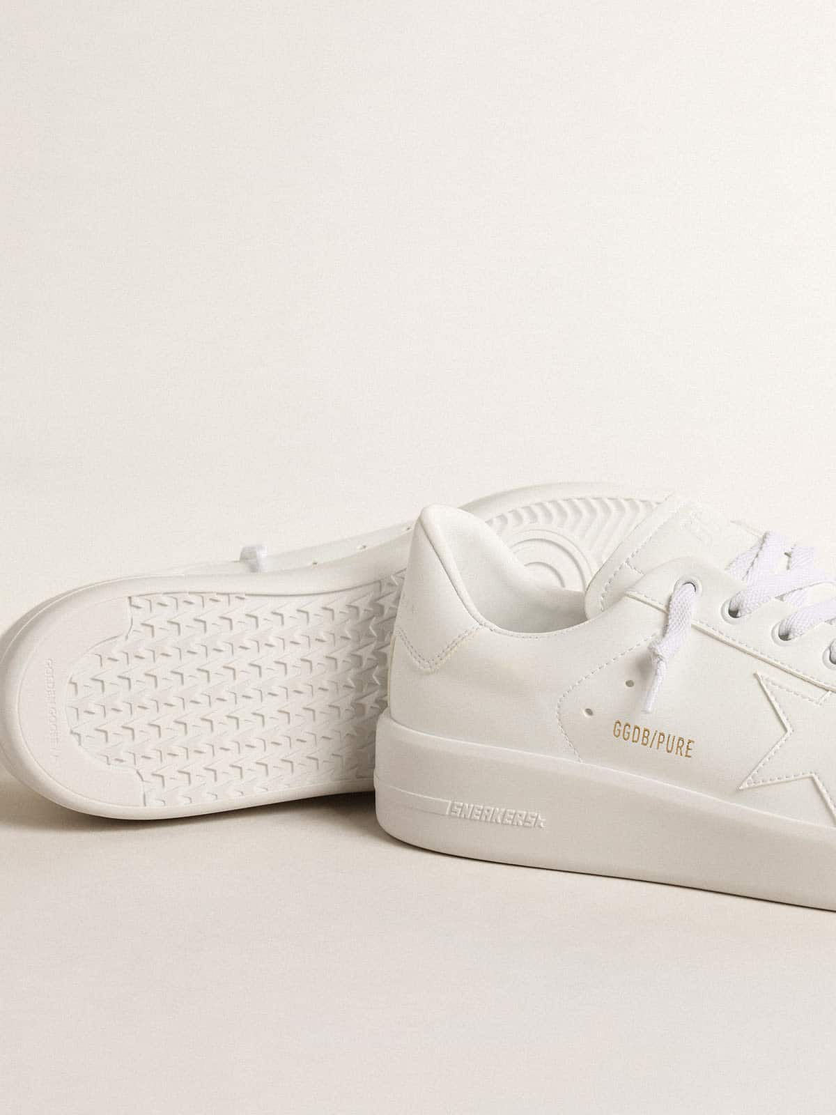 Women's bio-based Purestar with white star and heel tab