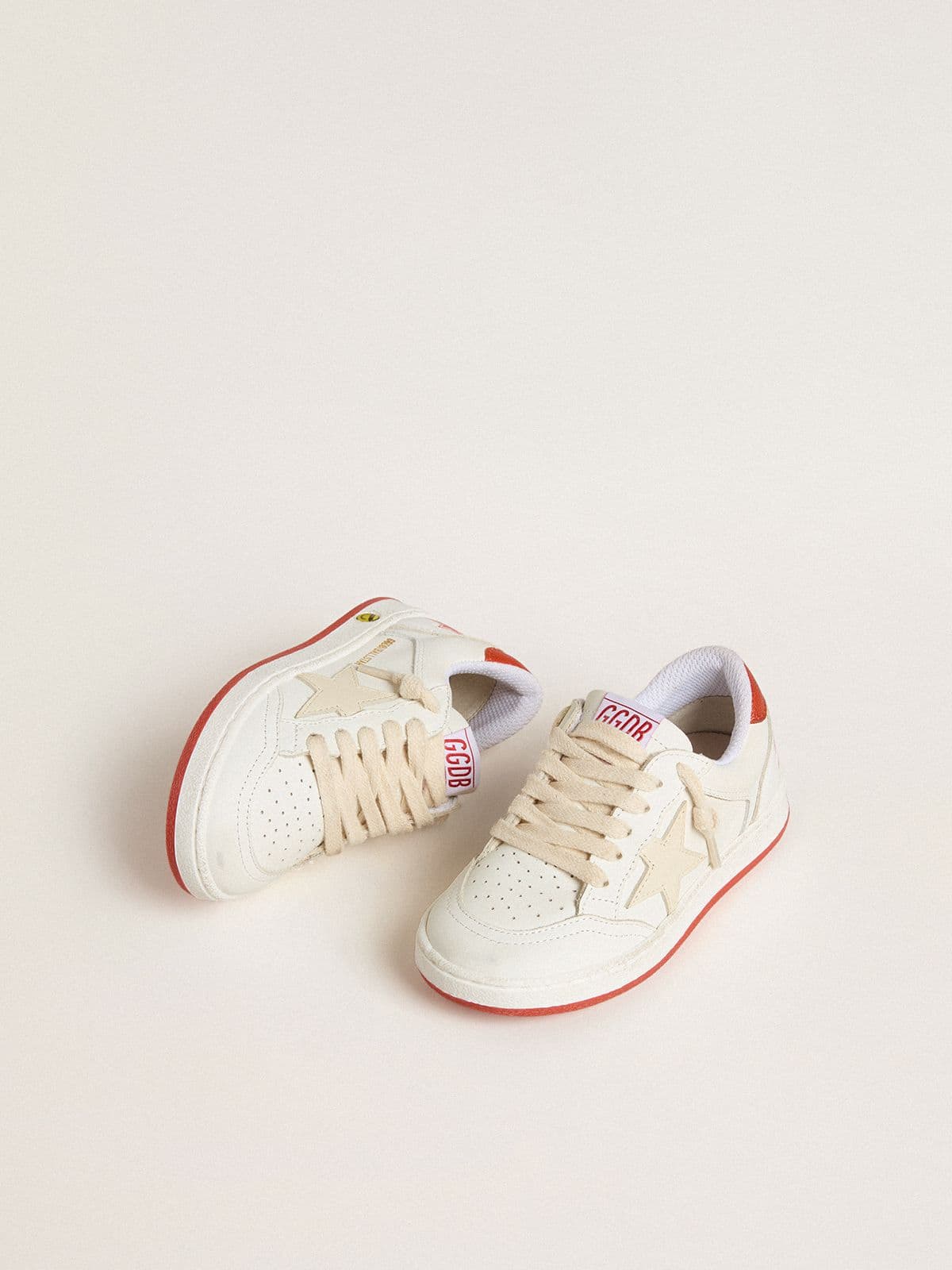Junior Ball Star in leather with cream-colored star and red leather heel tab