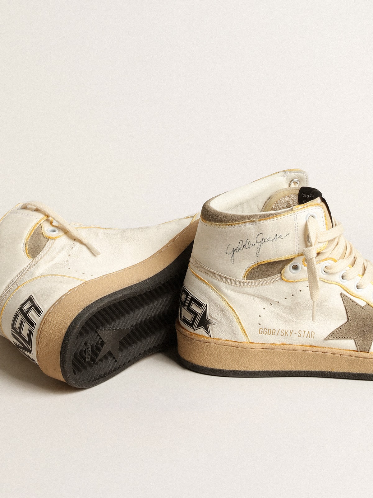 Women's Sky-Star in white nappa leather with dove-gray suede star