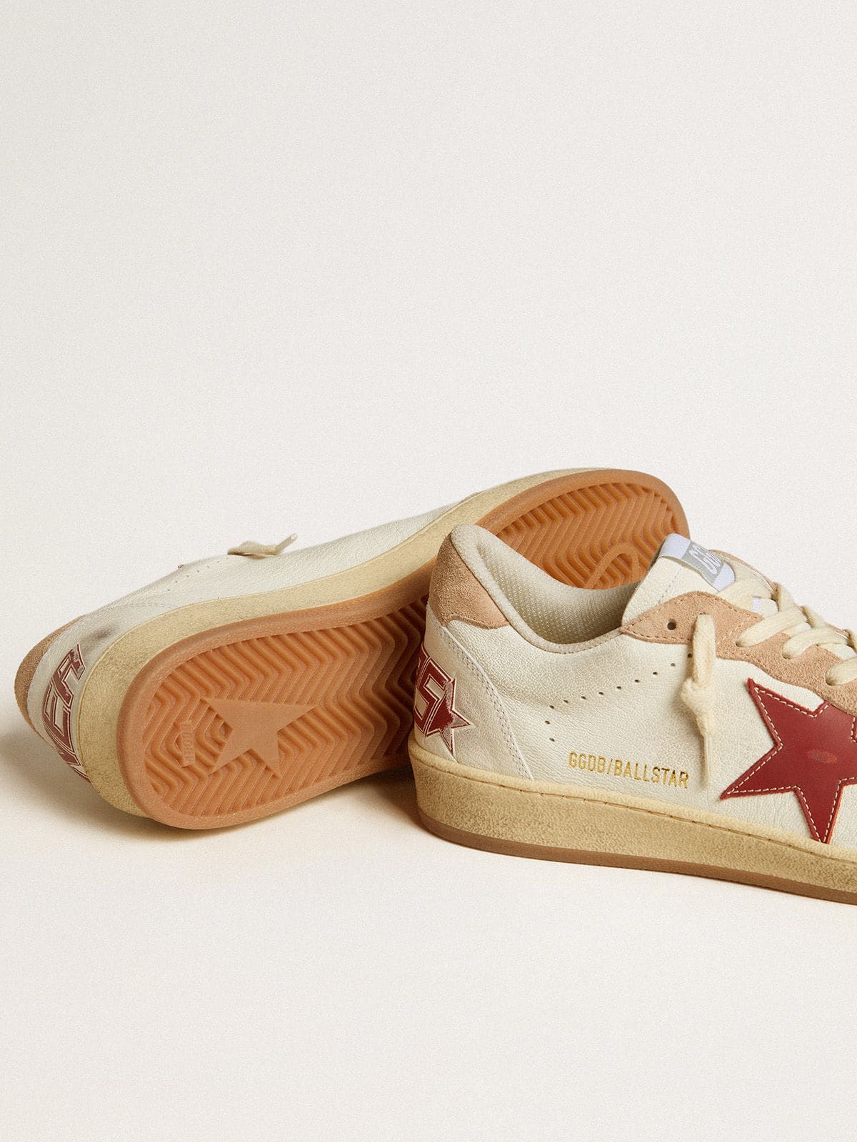Women's Ball Star in nappa leather with red star and pink suede inserts